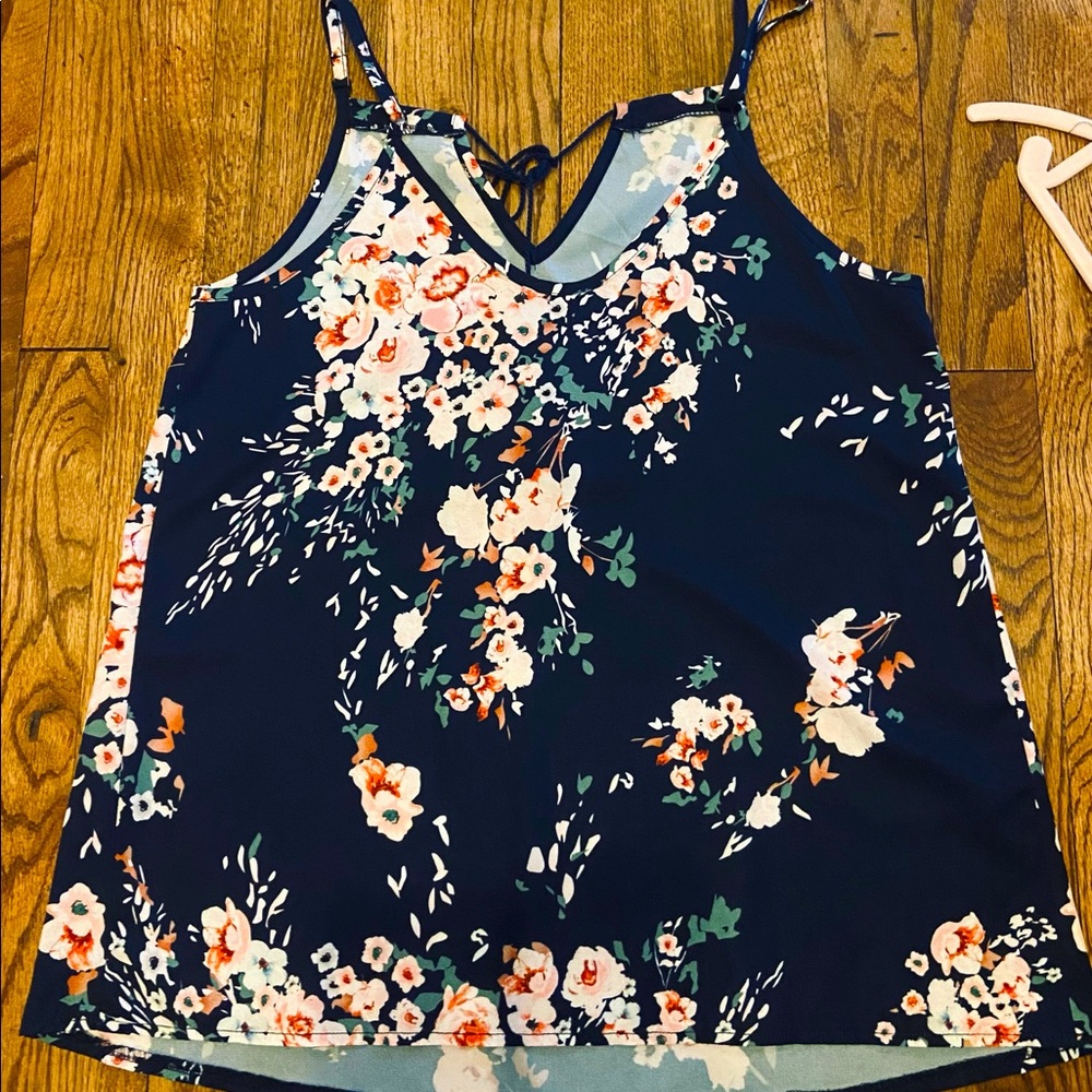 NWOT Women’s lightweight floral blouse